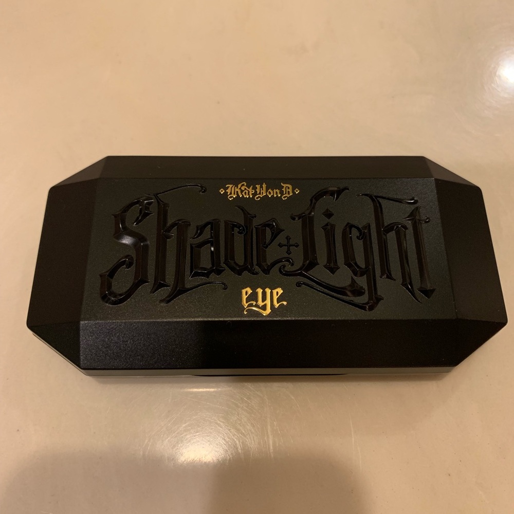 Kat Von D Shade + Light Eye Contour Quad